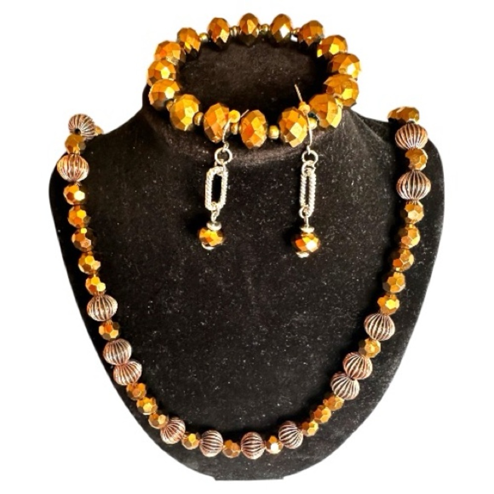 Elegant Gold Jewelry Set